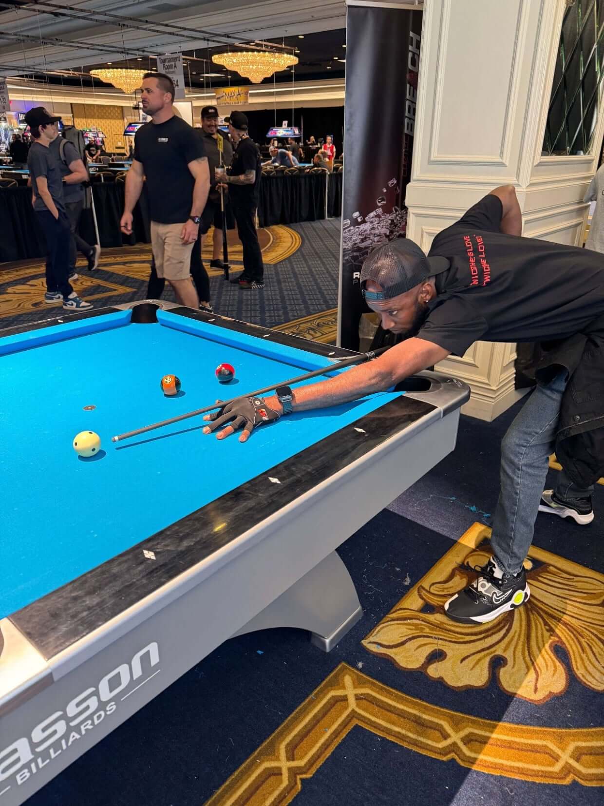 Man playing with 241Gloves at world championships